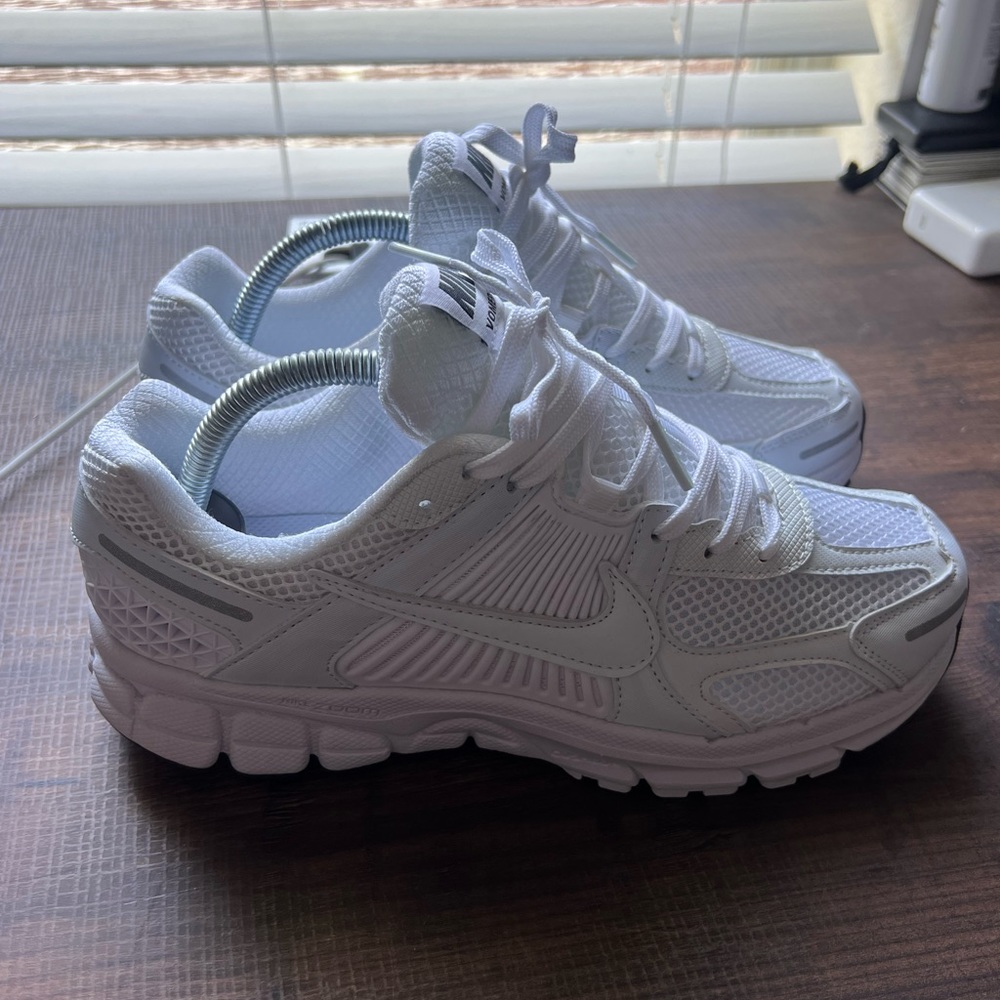 Nike Air Zoom Vomero 5